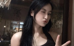 美女脱了胸罩给帅哥揉